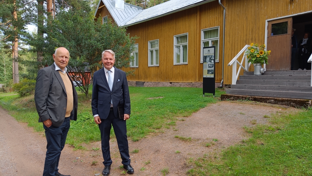 Paasikivi-Seura kesäkokousti Verlassa – Haavisto puhujavieraana