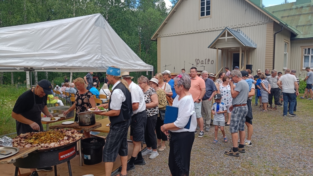 Palko-talolla herkuteltiin letkeissä tunnelmissa